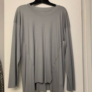 Women’s Long Sleeve Relaxed Tee - Light Gray